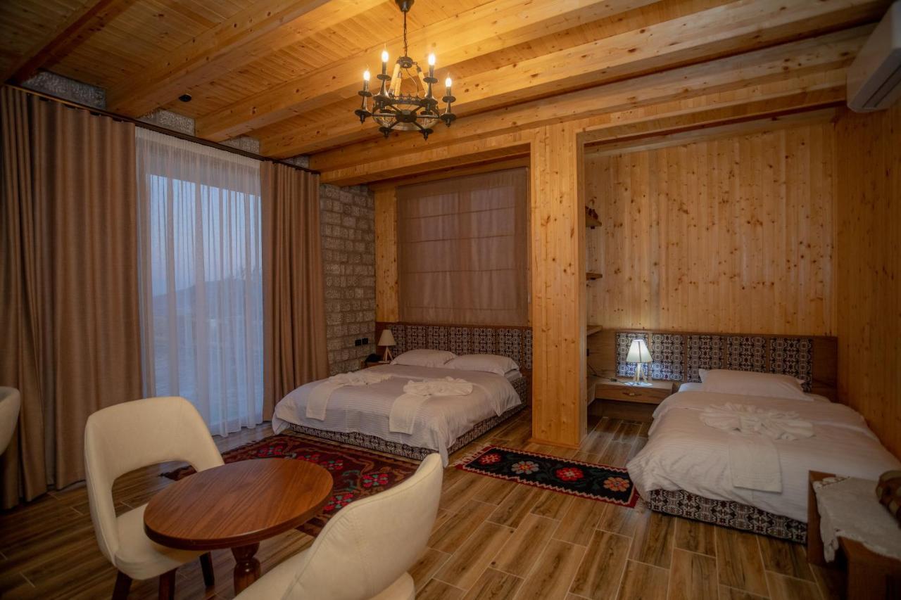 Old House Hotel Canaj Ngoại thất bức ảnh