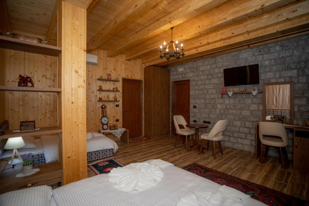 Old House Hotel Canaj Ngoại thất bức ảnh